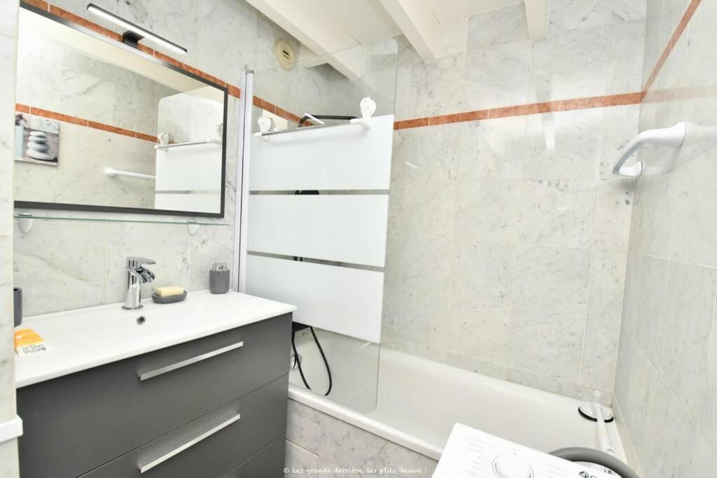 La Mezzanine Apt 5 Pers Classe 3 Etoiles, Royan- Centre 300 M Plage Foncillon Екстериор снимка